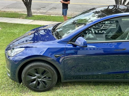 Used 2025 Tesla Model Y Long Range AWD/4WD image 10