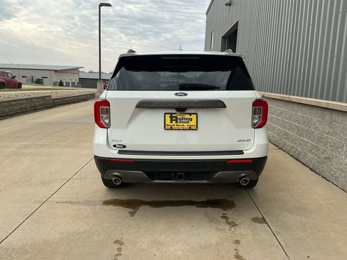 Used 2023 Ford Explorer XLT w/ Equipment Group 202A image 5