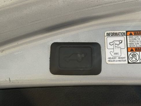 Used 2018 Toyota RAV4 XLE image 35