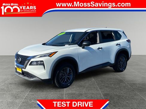 Used 2023 Nissan Rogue S image 1