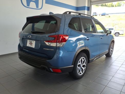 Certified 2023 Subaru Forester Premium AWD/4WD image 5