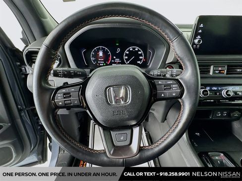 Used 2023 Honda Pilot TrailSport image 11