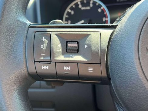 Used 2023 Nissan Rogue SV AWD/4WD image 22