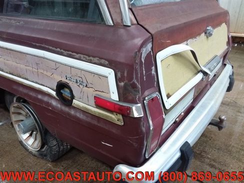 Used 1986 Jeep Grand Wagoneer image 17