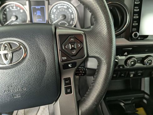Used 2020 Toyota Tacoma SR5 image 20