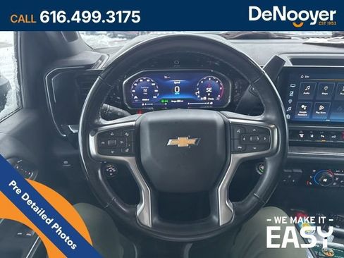 Used 2024 Chevrolet Silverado 2500 LTZ w/ LTZ Convenience Package image 15