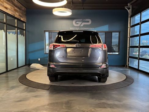 Used 2018 Toyota RAV4 LE w/ Carpet Mat Package FWD image 4