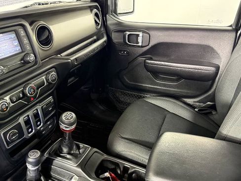 Used 2018 Jeep Wrangler Sport AWD/4WD image 14