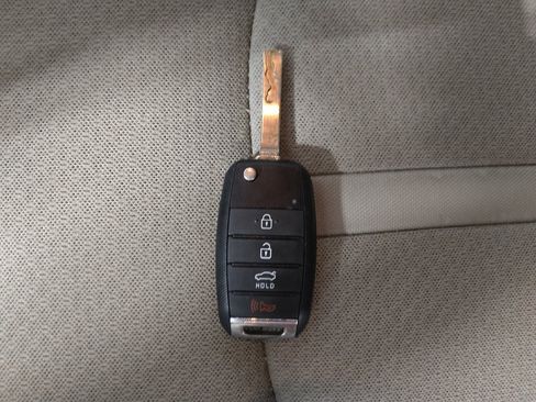 Used 2017 Kia Optima LX FWD image 32
