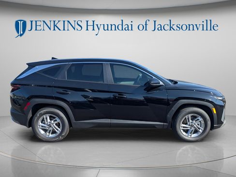 New 2026 Hyundai Tucson SE FWD image 2