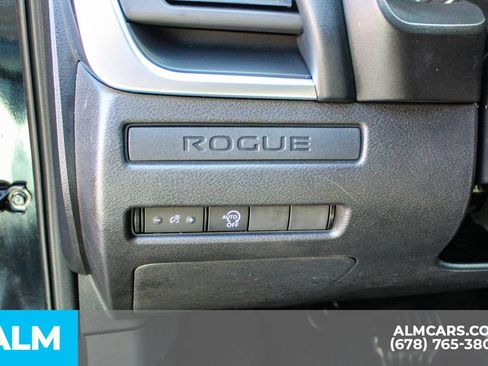 Used 2024 Nissan Rogue S FWD image 30