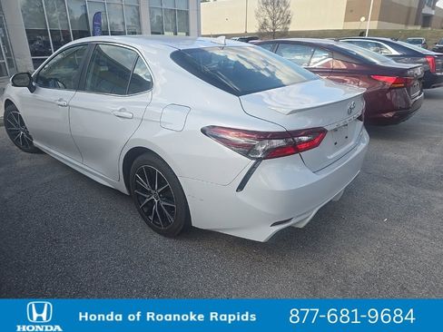 Used 2024 Toyota Camry SE image 7