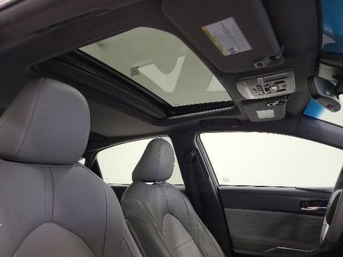 Used 2019 Toyota Avalon Limited w/ Advanced Safety Package FWD image 9