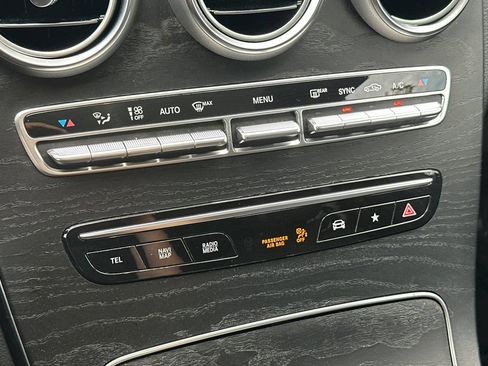 Used 2021 Mercedes-Benz GLC 300 image 20