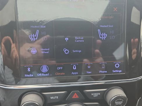 Used 2020 Jeep Grand Cherokee Altitude AWD/4WD image 21