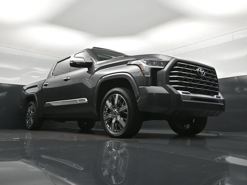 Used 2022 Toyota Tundra Capstone AWD/4WD image 46