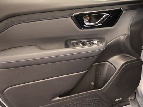 Certified 2025 Subaru Forester Limited image 10