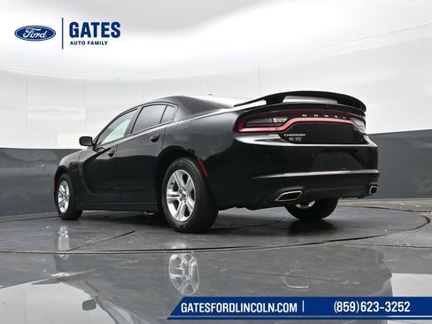 Used 2019 Dodge Charger SXT image 37