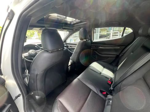 Used 2019 MAZDA MAZDA3 Hatchback w/ Premium Package FWD image 15