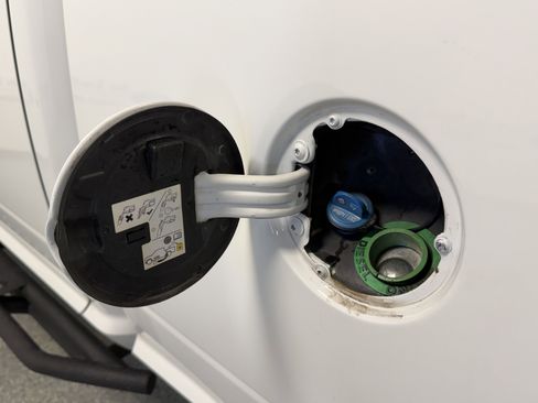 Used 2016 RAM 2500 SLT image 26