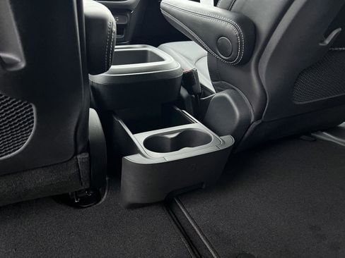 New 2026 Chrysler Pacifica Select image 38