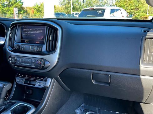 Used 2019 Chevrolet Colorado ZR2 w/ Colorado ZR2 Bison Edition image 17