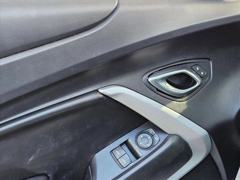 Used 2018 Chevrolet Camaro LT image 7