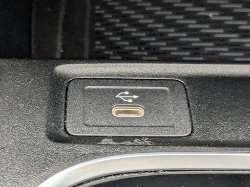 Used 2024 Mercedes-Benz CLA 250 4MATIC image 21