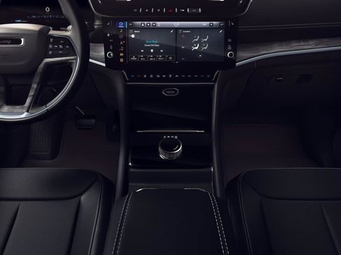 New 2026 Jeep Grand Cherokee Altitude image 5