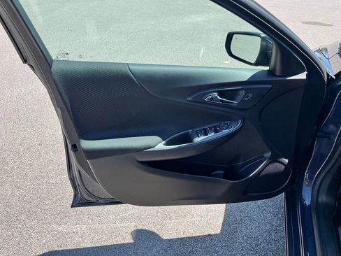Used 2025 Chevrolet Malibu RS FWD image 11