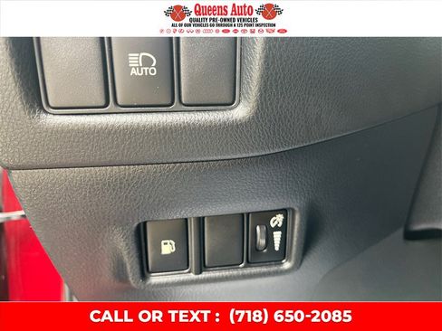 Used 2018 Toyota C-HR XLE FWD image 40