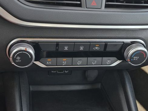 Used 2022 Nissan Altima 2.5 SV image 34