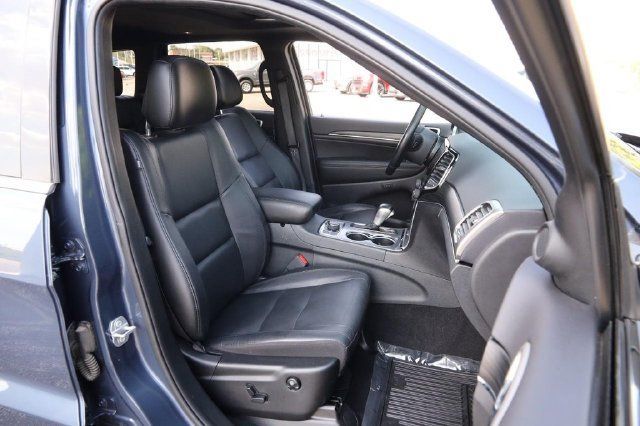 Used 2020 Jeep Grand Cherokee Limited AWD/4WD image 28