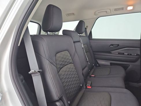 Used 2024 Nissan Pathfinder SV image 32