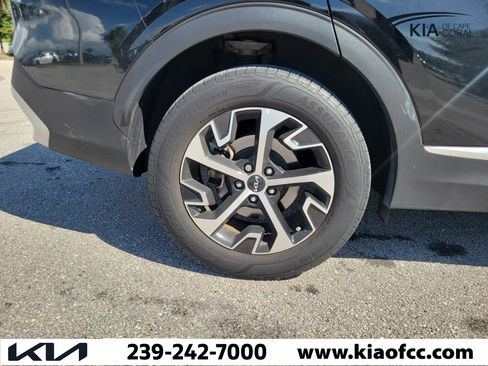 Certified 2023 Kia Sportage EX AWD/4WD image 8