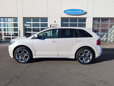 Used 2011 Ford Edge Sport w/ Driver Entry Pkg image 9