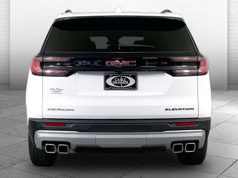 Used 2025 GMC Acadia Elevation FWD image 3