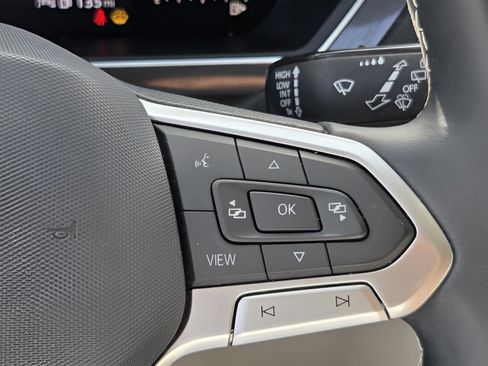 Used 2022 Volkswagen Tiguan SE image 23