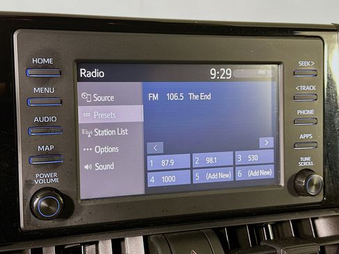 Used 2019 Toyota RAV4 LE AWD/4WD image 21
