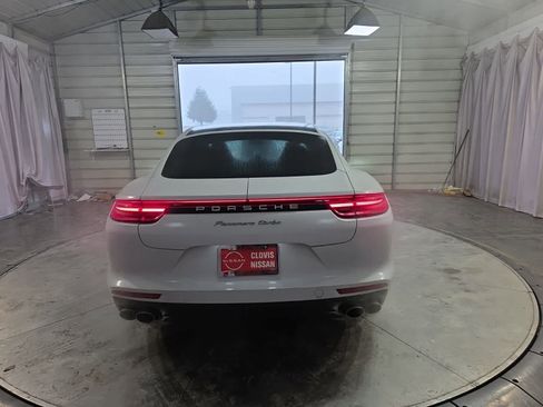 Used 2017 Porsche Panamera Turbo image 5