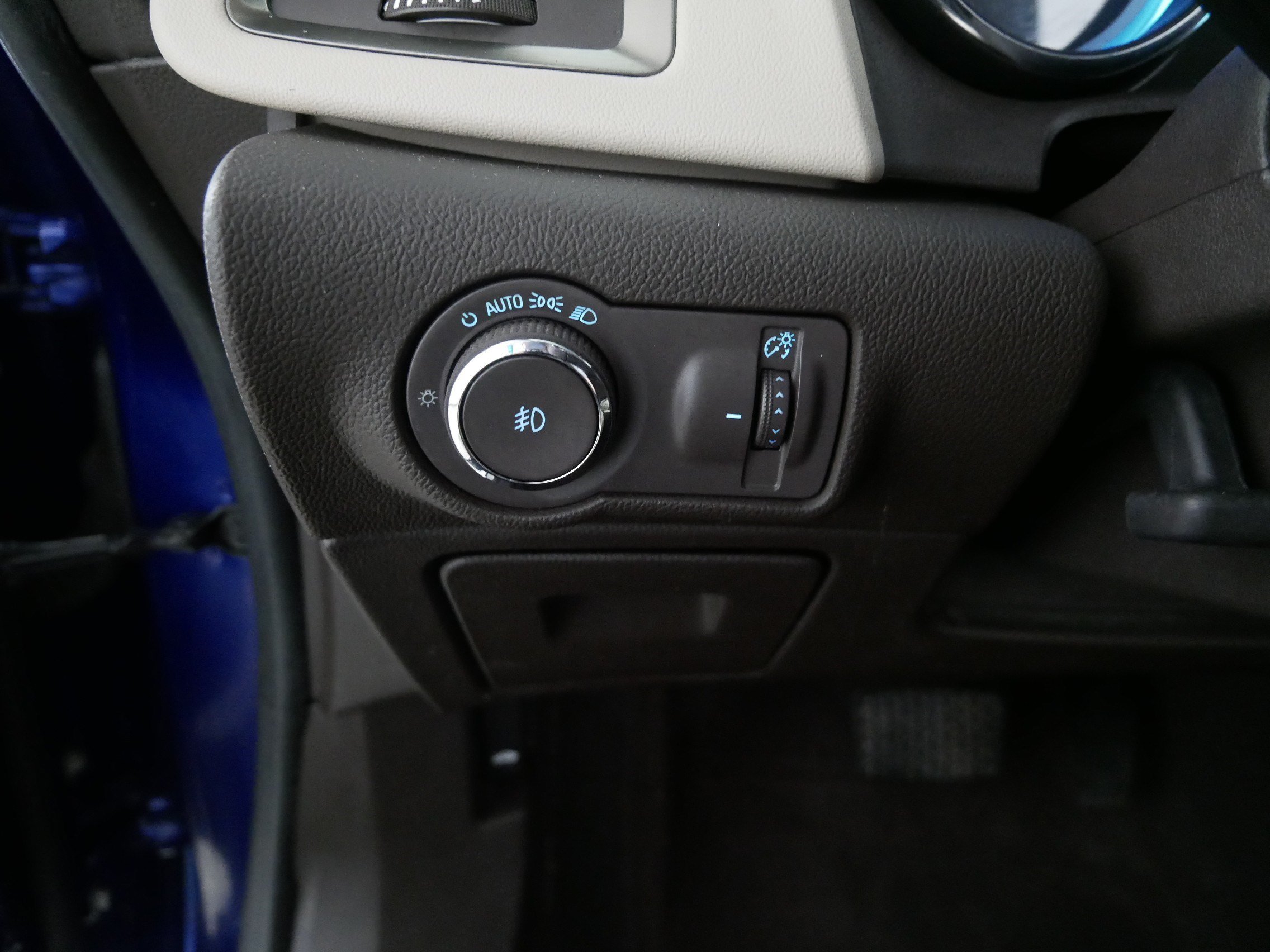 Used 2013 Buick Verano FWD image 26