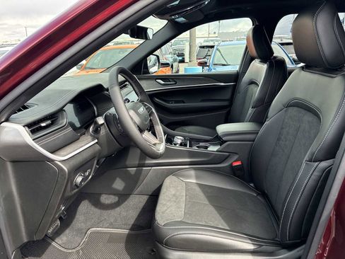 New 2026 Jeep Grand Cherokee L 4WD image 13