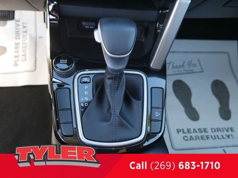 Used 2023 Kia Seltos S w/ Navigation Package FWD image 32