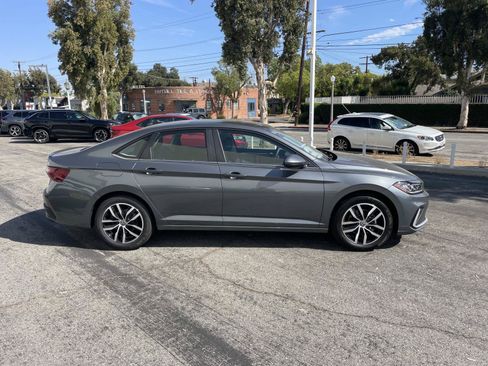 New 2026 Volkswagen Jetta SE FWD image 2