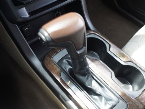 Used 2016 GMC Canyon SLE image 7