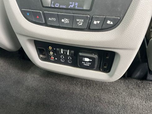 Used 2016 Honda Pilot Touring image 26