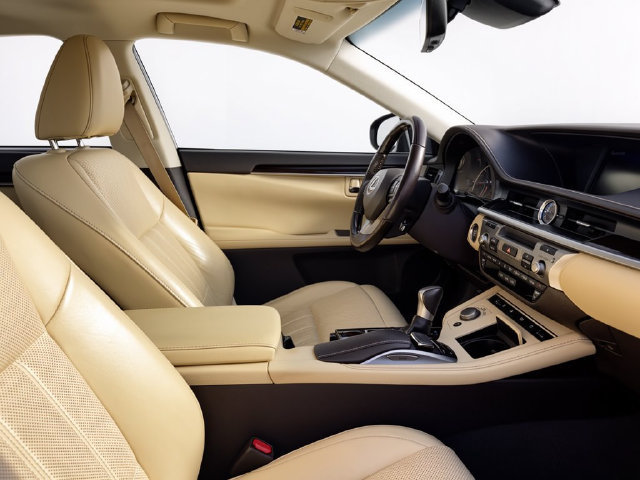 Used 2017 Lexus ES 350 w/ Ultra Luxury Package FWD image 30