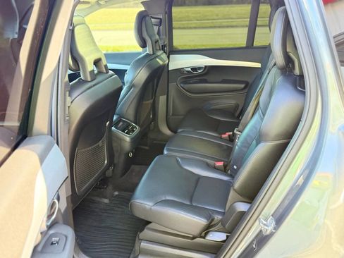 Used 2018 Volvo XC90 T6 Momentum w/ Convenience Package image 13