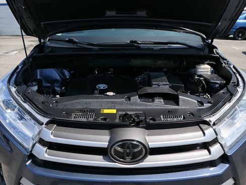 Used 2018 Toyota Highlander XLE FWD image 26