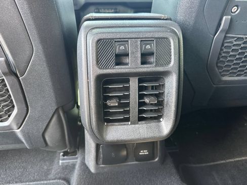 Used 2025 Ford Bronco Badlands AWD/4WD image 23